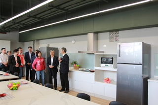 參訪勤益科大宿舍  陳建仁：沒有債留子孫的事情