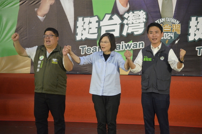 赴嘉縣輔選 蔡總統：選對人帶動台灣發展 | 華視新聞