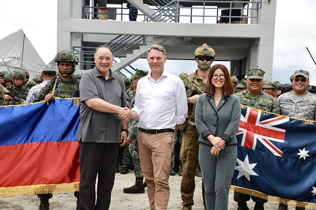 菲律賓和澳洲首度南海兩棲演習 美陸戰隊支援 | 華視新聞