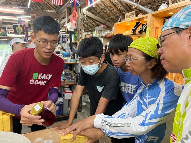 花蓮豐田五味屋15歲生日 欣見偏鄉孩子長大回饋所長 | 華視新聞