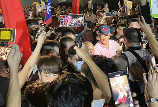 郭台銘高雄造勢 自稱是參選者中唯一懂財經的經濟人