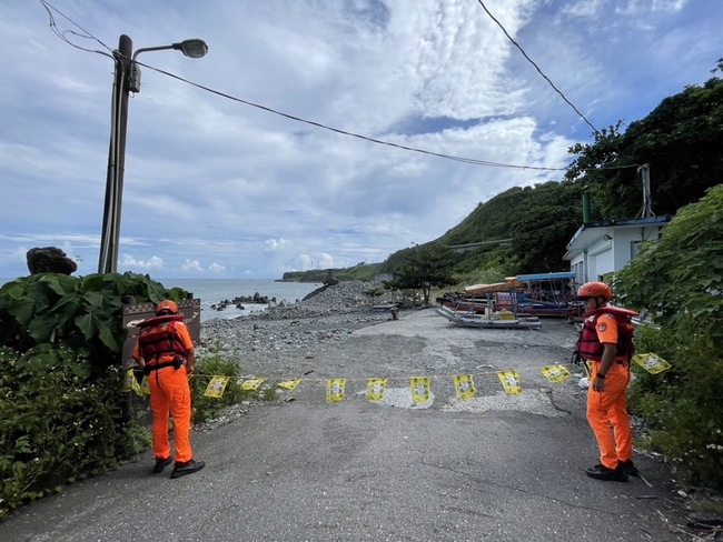 颱風蘇拉逼近  花蓮豐濱海岸列警戒區 | 華視新聞