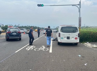 屏東民間救護車載病患轉院  騎士遭撞不治