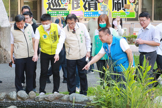 黃偉哲開學日視察校園 籲師生確實防蚊