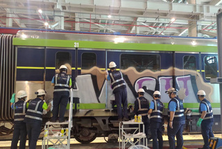 2外籍男涉塗鴉中捷列車 犯案後離境中檢將通緝