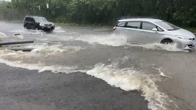 台東多處累積雨量近200毫米 多處瞬間積水 | 華視新聞