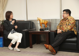 新加坡駐台副代表訪中央社 盼強化交流互動