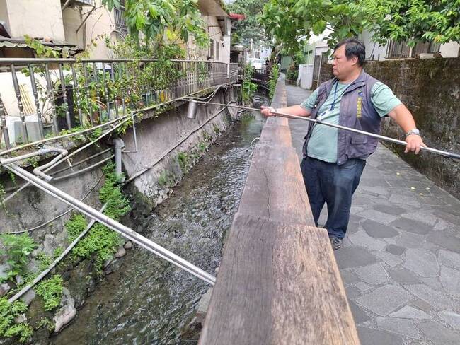 宜蘭湯圍溝排水溝一度遭染成牛奶河 環保局追查 | 華視新聞