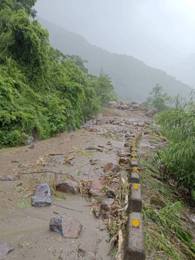 聯外道路山坡土石流交通受阻 宜蘭碧候溫泉閉園 | 華視新聞