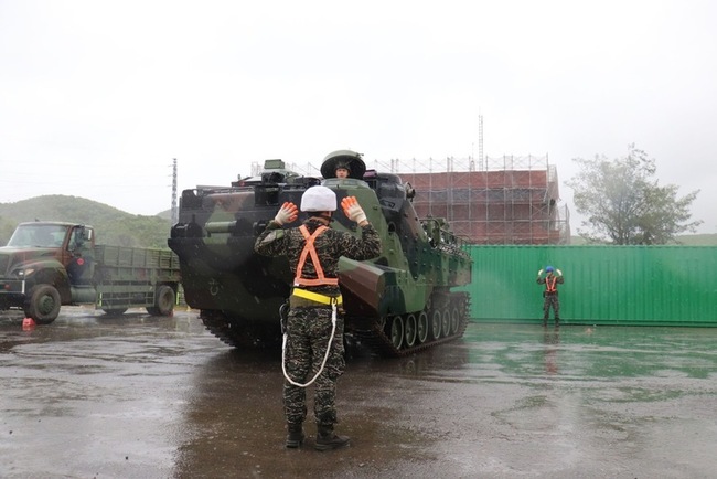 颱風海葵登陸  海軍、第四作戰區動員兵力器材防救災 | 華視新聞