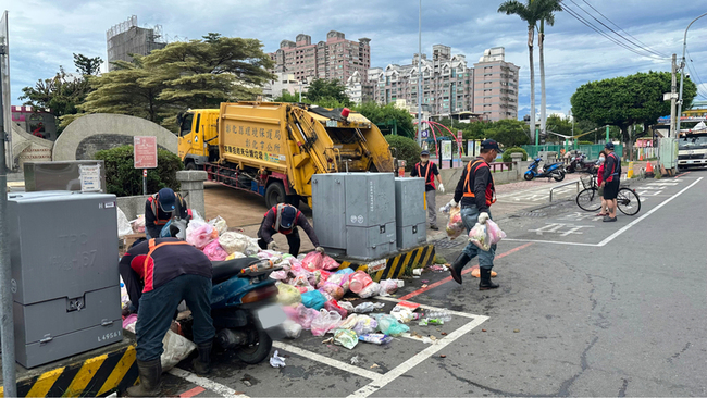 彰縣颱風假清潔隊停運 彰市三民公園被丟成垃圾小山 | 華視新聞