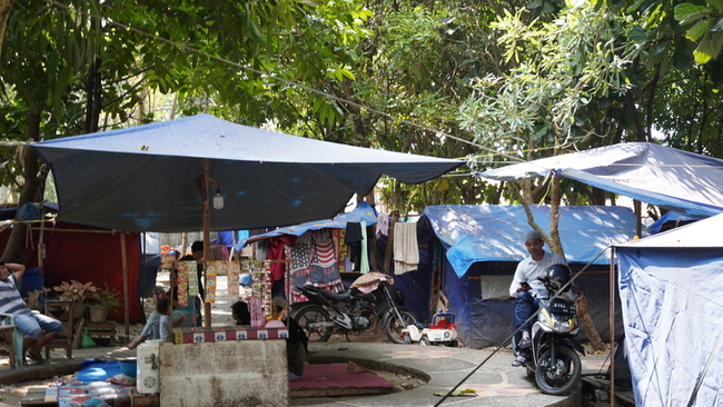 印尼西爪哇地震重建路漫漫 災民仍住帳篷苦不堪言 | 華視新聞