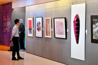 采盟免稅店桃機美術邀請展  藝術家導覽在地創作