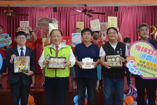 澎湖慢飛天使集愛工坊推月餅 陳光復籲踴躍認購