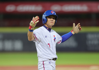 邱鑫帽簷寫「順著他」當提醒 U18複賽對日單場3盜