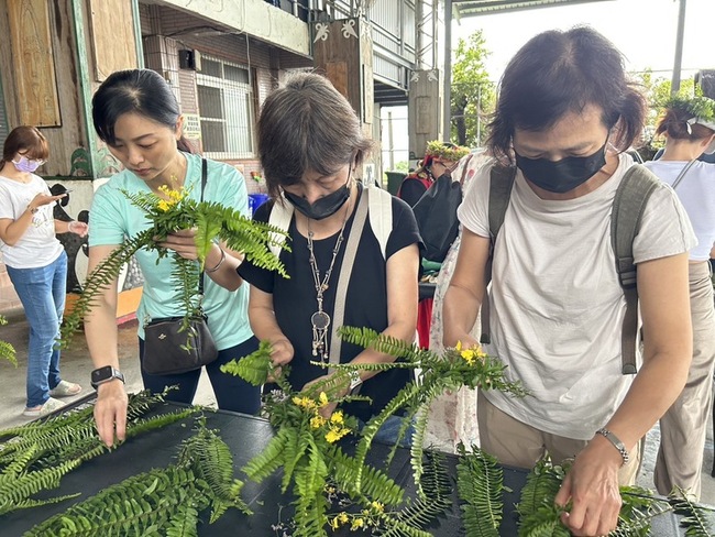 屏東青葉社區推星空饗宴品牌 沉浸魯凱神話藝術村 | 華視新聞