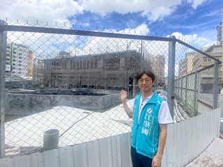 蓋一半又變更設計 中市興中停車場工程延宕