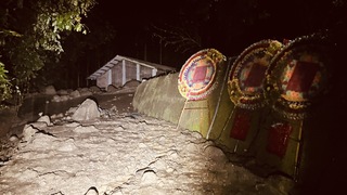 嘉義縣竹崎鄉土石流淹沒民宅  出殯遺體待救援