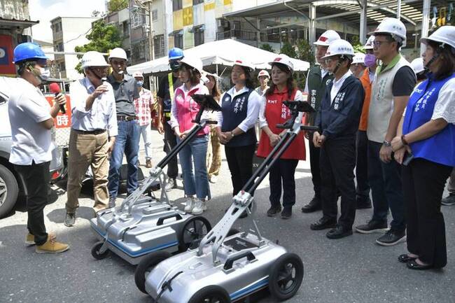 楠梓朝明路道路刨鋪 透地雷達先行檢測孔洞修補 | 華視新聞