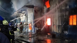 新北五股鐵皮工廠火警 警消灌救無人受困