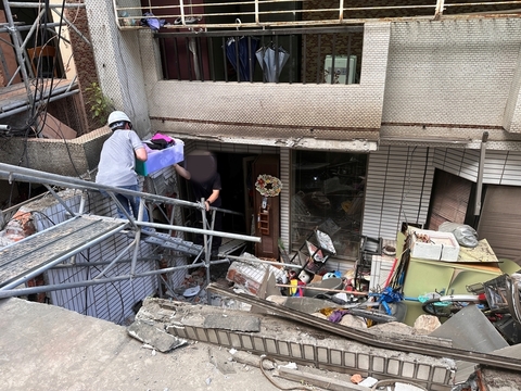 大直街民宅下陷開放取物 住戶：房屋傾斜讓人暈