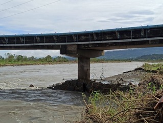花蓮富里鄉明里大橋颱風後沉陷龜裂 9/14起封橋