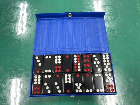 流竄天九牌賭場藏民宅 北市警強攻逮30人