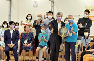 參訪高雄日照中心 陳建仁籲各縣市推好的長照計畫