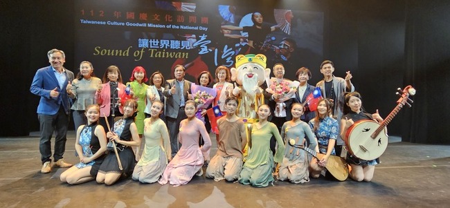 國慶訪問團溫哥華演出  當代樂坊讓世界聽見台灣 | 華視新聞