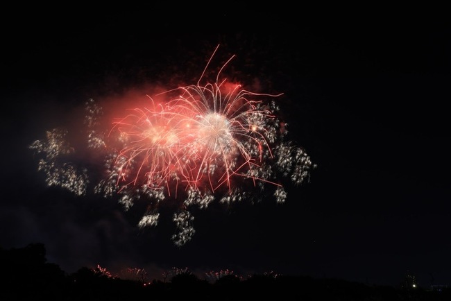 台中國慶焰火試放  1500發點亮中央公園夜空 | 華視新聞