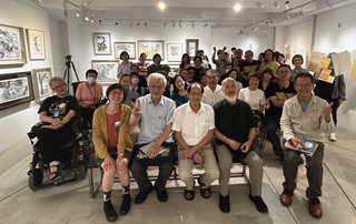 畫家何華仁把鳥當成朋友 作品充滿情感和生命