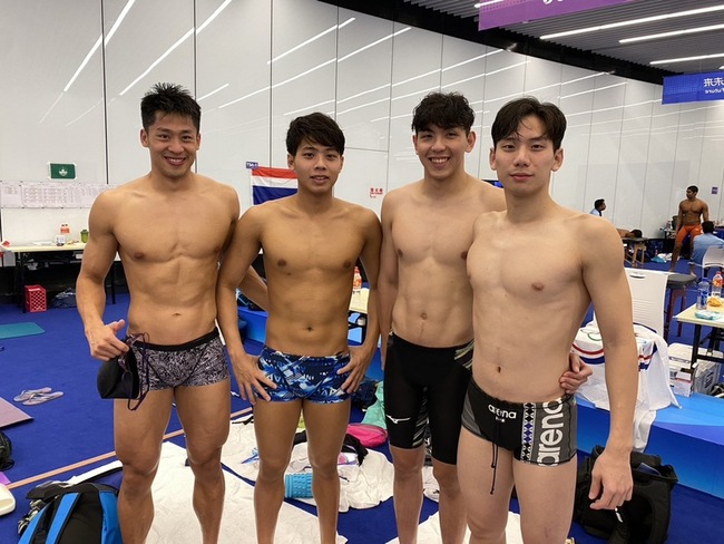 亞運游泳男子400公尺混合接力破全國 教練讚團結 | 華視新聞