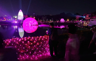 嘉市光織影舞展中秋夜登場 點亮5米「芭比粉」月亮