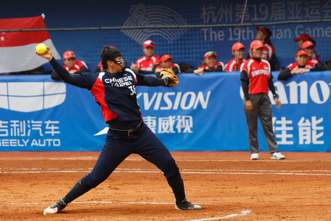 亞運女壘銅牌前哨戰 台灣打線發揮擊敗菲律賓