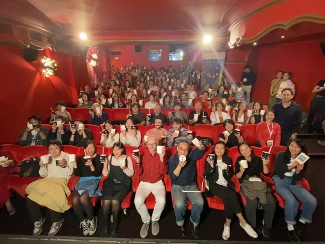 巴黎台灣電影節開幕 「鬼家人」征服滿場觀眾 | 華視新聞