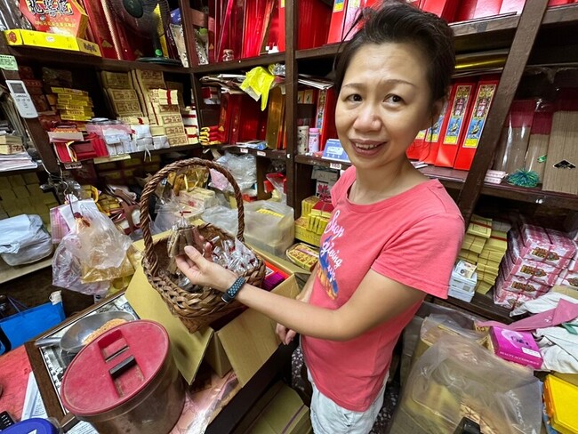 萬華老香舖古法傳香  新包裝瞄準年輕市場 | 華視新聞