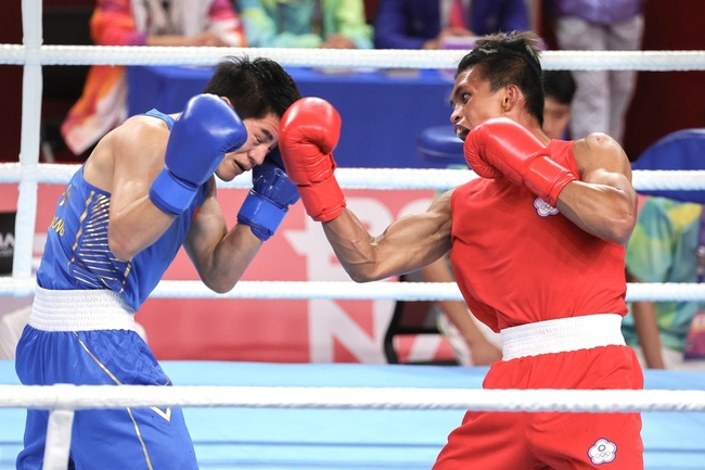 亞運男子拳擊賴主恩勝中國選手晉4強  保底銅牌 | 華視新聞