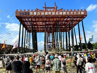 恆春搶孤祈福友誼賽  宜蘭二結王公廟隊8分鐘奪冠