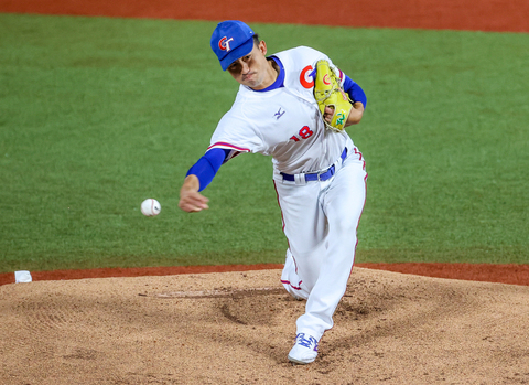 亞運棒球吳昇峰首局掉分 改以變化球為主回穩