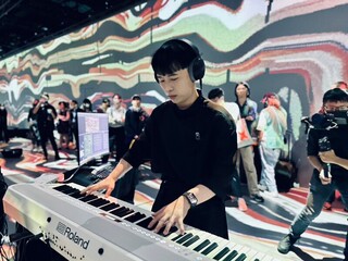 藝術家吳哲宇個展  數位基因重生之旅躍展場