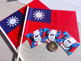 台中國慶升旗典禮 迷你熱氣球移師府前廣場