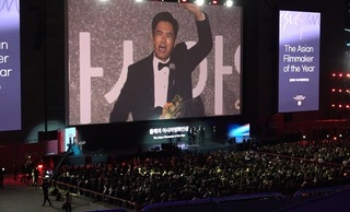 釜山影展開幕  周潤發獲頒亞洲電影人獎