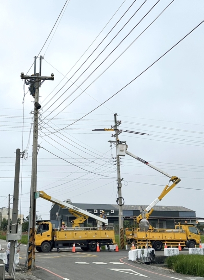 颱風橫掃台中停電一度逾2萬戶 仍有300餘戶待修 | 華視新聞