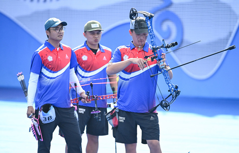 尷尬2支0分箭 亞運複合弓台灣男團不敵大馬獲第4