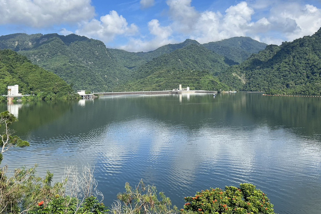 曾文水庫集水區持續有雨 重啟調節性放水 | 華視新聞