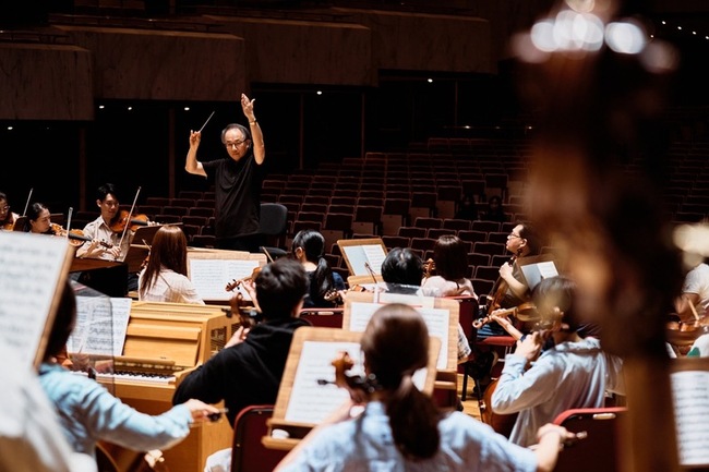 呂紹嘉攜手大提琴家范雅志  詮釋20世紀交響名曲 | 華視新聞