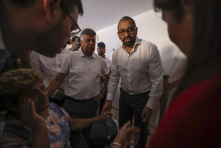 英外相率先訪以表達支持遇空襲警報 譴責恐怖主義