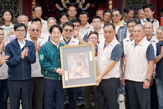 賴清德美濃、旗山參香 強調堅定守護台灣主權