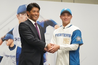 孫易磊與火腿簽4年合約 稻葉篤紀：台灣的寶貝