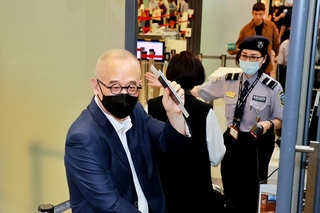 向心夫婦涉洗錢無罪確定返港 最想看女兒及父母